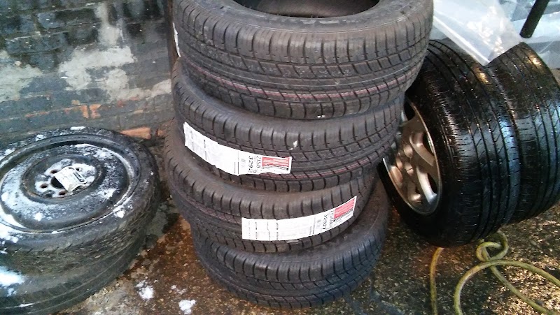 R V Tire Shop in Chicago